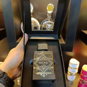 Lattafa Oud For Glory en Estuche de Lujo